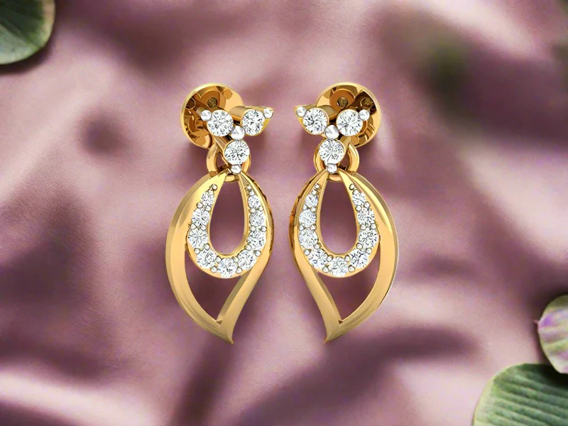 Elegant Gold Necklace